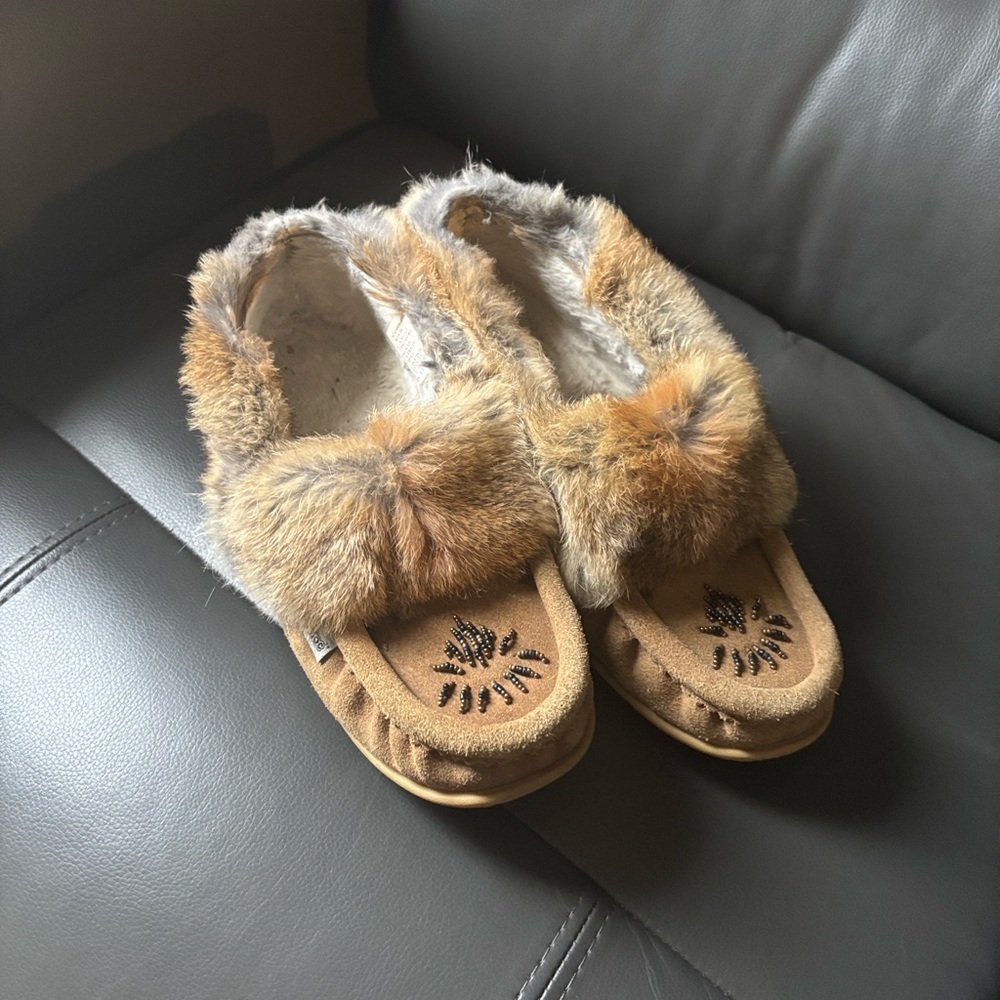 SoftMoc Moccasins Size 9 with Beading